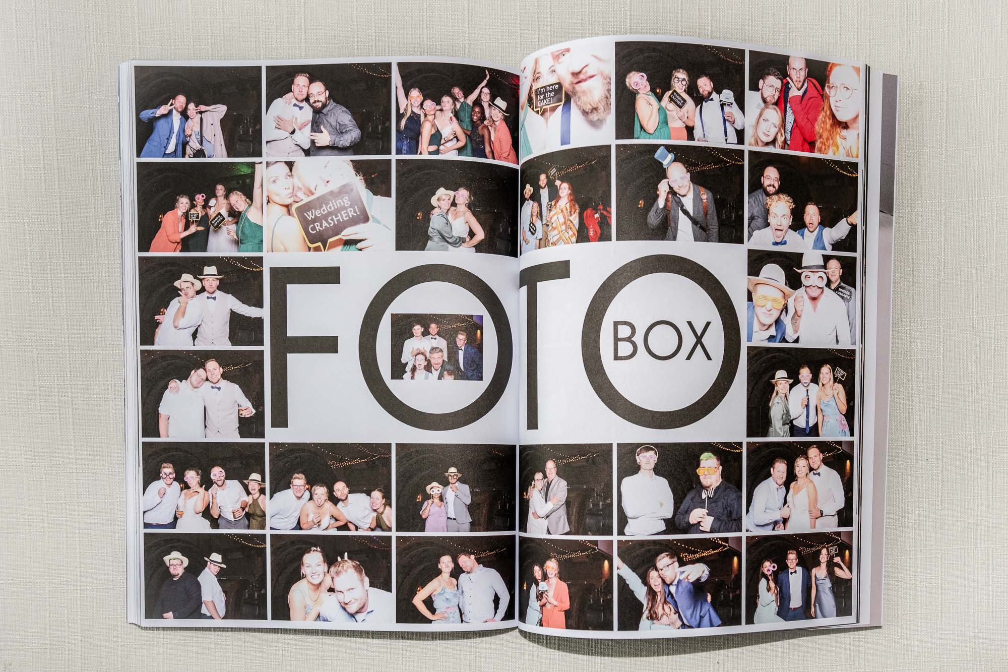 Collage aus Fotobox-Bildern im Hochzeitsmagazin